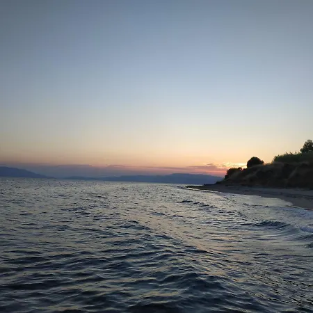 Beachfront Eva's House 펜션