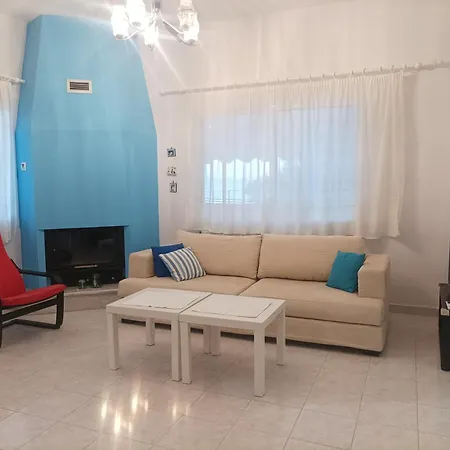 Beachfront Eva's House Vakantiehuis Karianí