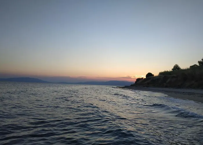 Beachfront Eva's House بيت للعطل