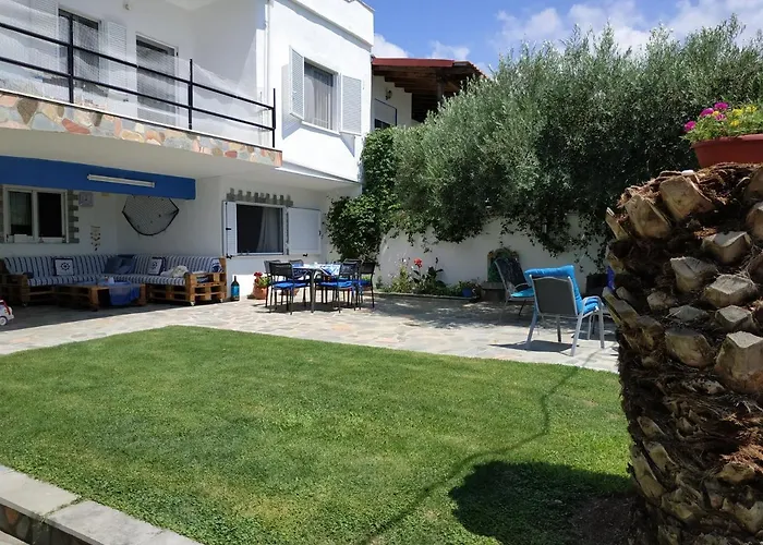 Beachfront Eva's House بيت للعطل