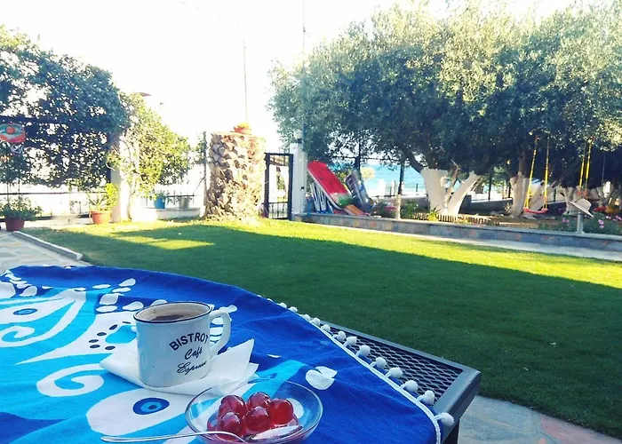 Beachfront Eva's House بيت للعطل