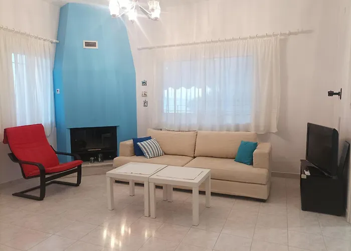 Beachfront Eva's House بيت للعطل Karianí