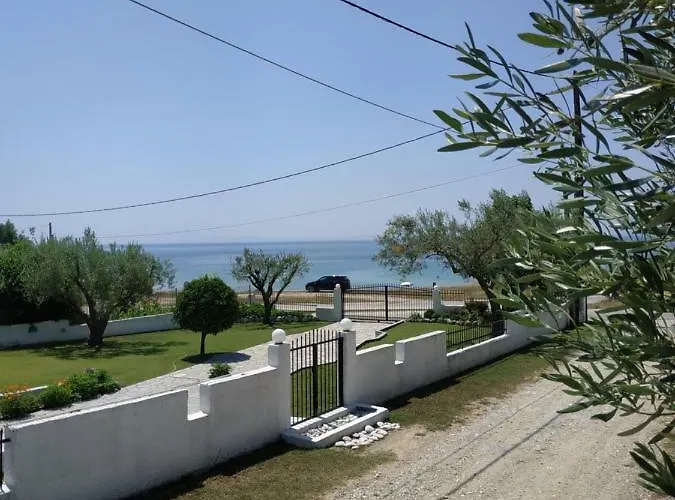 Beachfront Eva's House *